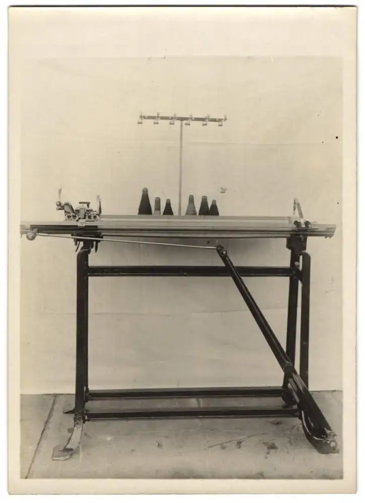 16 Fotografien Ansicht Oberlungwitz i. S., Strickmaschinenfabrik Paul Bässler, Maschinen & Familien-Portrait Bässler 3