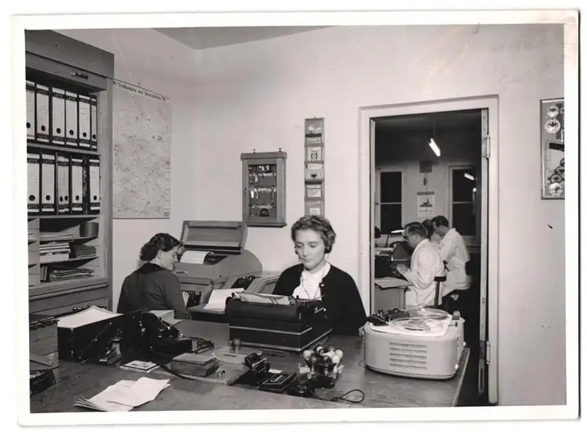 15 Fotografien M. Gardill, Bamberg, Ansicht Bamberg, Spedition A. Kraemer, Thorackerstr. 3a, LKW Fuhrpark & Prospekt 10