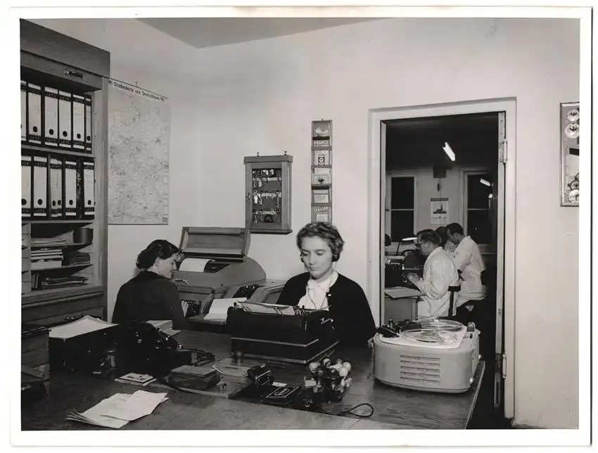 15 Fotografien M. Gardill, Bamberg, Ansicht Bamberg, Spedition A. Kraemer, Thorackerstr. 3a, LKW Fuhrpark & Prospekt 8