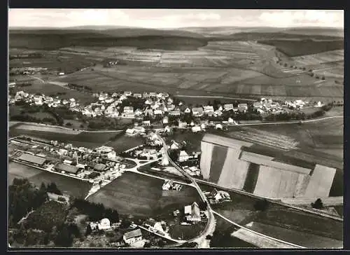 AK Wolterdingen / Schwarzwald, Teilansicht mit Strassenpartie, Fliegeraufnahme