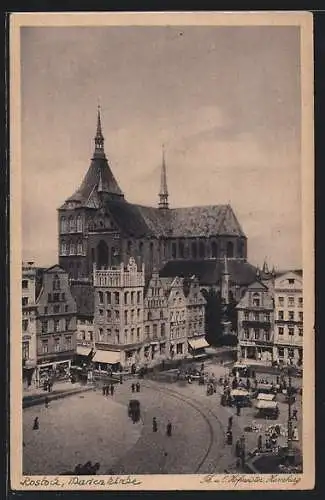 AK Rostock i. Meckl., Blick uaf den Marktplatz mit Marienkirche