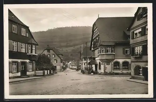 AK Alpirsbach /Schwarzwald, Marktplatz mit Geschäft