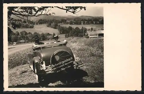 AK Gmund /Tegernsee, Gasthof Schwärzenbach und Auto mit Aufschrift