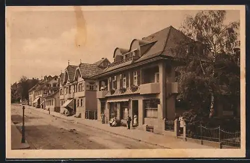 AK Königsfeld / Baden, Friedrichstrasse mit Wohnhäusern