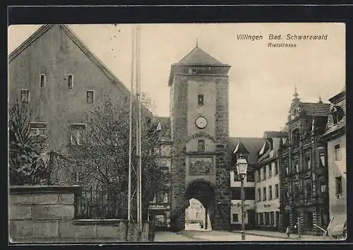 AK Villingen /Bad. Schwarzwald, Rietstrasse mit Tor-Brauerei