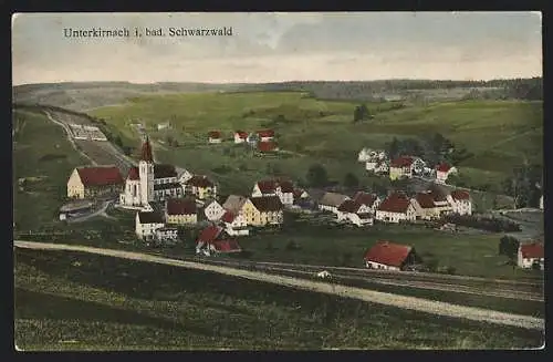 AK Unterkirnach i. bad. Schwarzwald, Ortsansicht mit Kirche