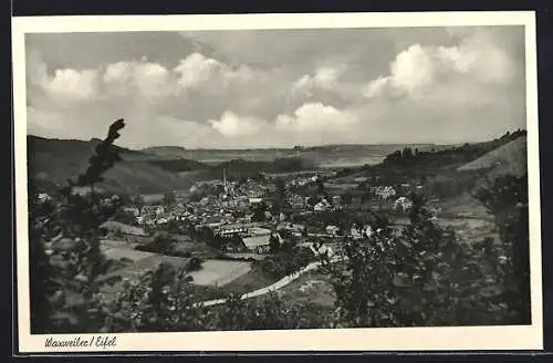 AK Waxweiler /Eifel, Ortsansicht von einer Anhöhe