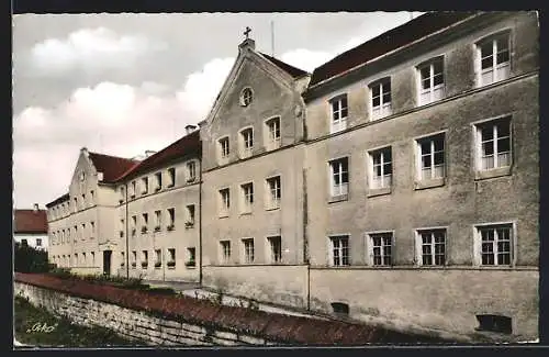 AK Weichs bei Dachau, Blick auf grosses Gebäude