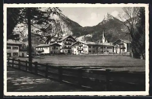 AK Kreuth bei Tegernsee, Teilansicht mit Berghintergrund