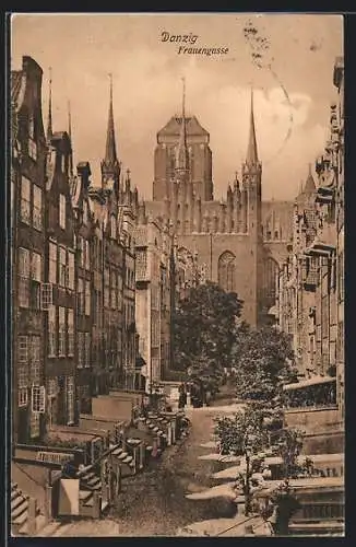 AK Danzig-Gdansk, der Blick in die Frauengasse mit der Marienkirche im Hintergrund