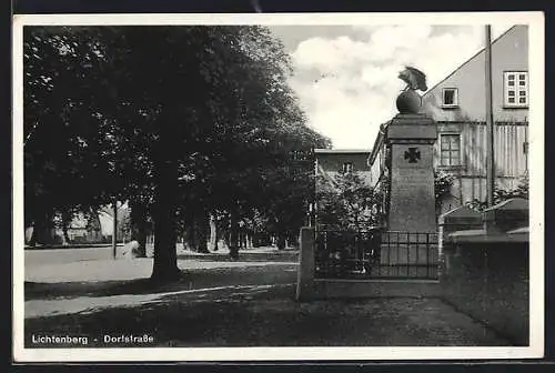 AK Lichtenberg / Neuruppin, Kriegerdenkmal an der Dorfstrasse