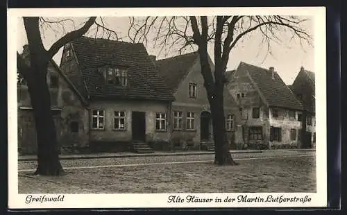 AK Greifswald, Alte Häuser in der Martim Lutherstrasse