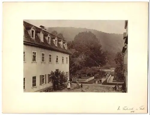 Fotografie unbekannter Fotograf, Ansicht Bad Thal, Wohnhaus Thalmühle im Ort, 1896