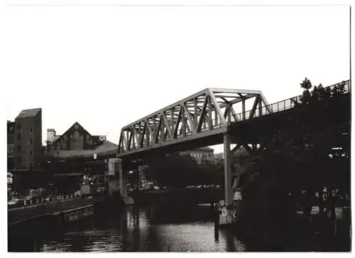 Fotografie unbekannter Fotograf, Ansicht Berlin, U-Bahnbrücke Landwehrkanal