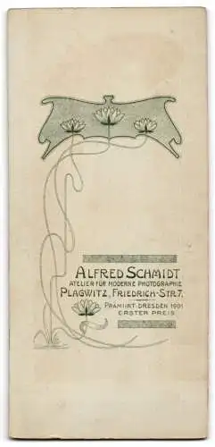 Fotografie Alfred Schmidt, Leipzig-Plagwitz, Friedrich-Str. 7, Junger Mann im Anzug mit gestreifter Krawatte