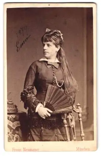 11 Fotografien Franz Werner, München, Portrait Emma von Müller, Edle von Seehof, Fotos von 1870-1887, teils Koloriert