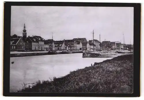 Fotografie Ernst Roepke, Wiesbaden, Ansicht Greifswald, Panorama mit Fluss Ryck und Blick zur Stadt