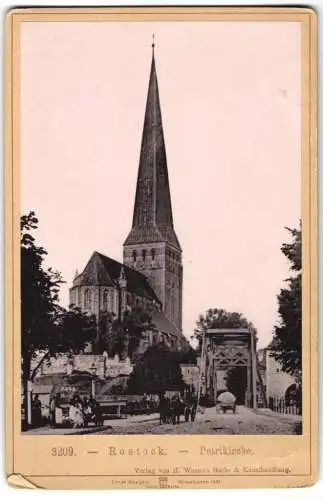Fotografie Ernst Roepke, Wiesbaden, Ansicht Rostock, Strassenpartie mit Brücke und Petrikirche