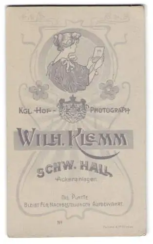 Fotografie Wilhelm Klemm, Schwäbisch-Hall, Ackeranlagen, Jugendstil-Dame hält Portrait-Foto, Rückseitig Herren-Portrait
