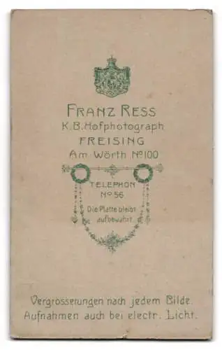 Fotografie Franz Ress, Freising, Am Wörth 100, Portrait junger Geistlicher um 1911