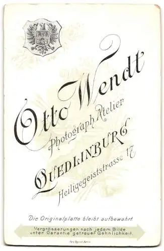 Fotografie Otto Wendt, Quedlinburg, Heiliggeiststr. 17, Portrait Geistlicher mit hoher Stirn