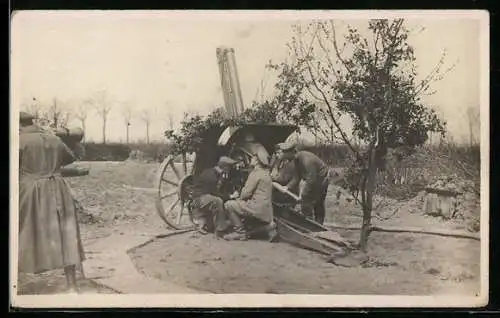 Foto-AK Soldaten der Artillerie mit Flak