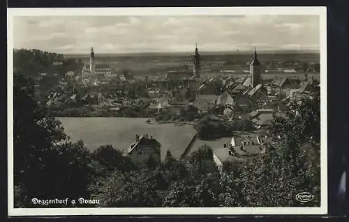 AK Deggendorf /Donau, Ortsansicht mit Blick in die Ferne