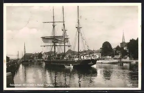 AK Neustadt / Holstein, Segelschiff im Hafen