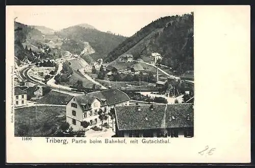 AK Triberg, Ortspartie mit Bahnhof und Gutachthal