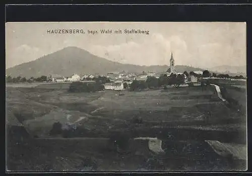 AK Hauzenberg /bayr. Wald, Ortsansicht mit Staffelberg