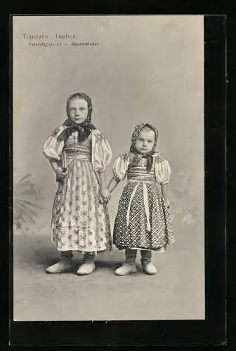 AK Kleine tepliczer Bauernkinder in Tracht