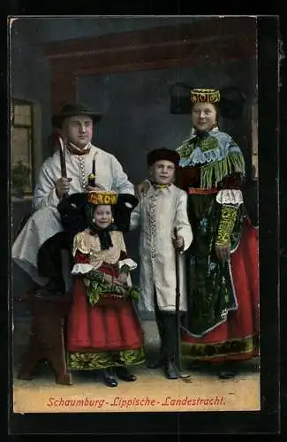 AK Familie in Tracht aus Schaumburg-Lippe