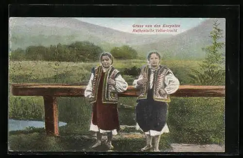 AK Frauen in ruthenischer Volkstracht