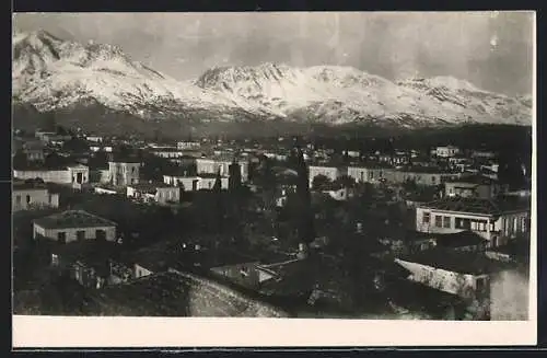 AK Sparta, Ortsansicht mit Bergpanorama aus der Vogelschau