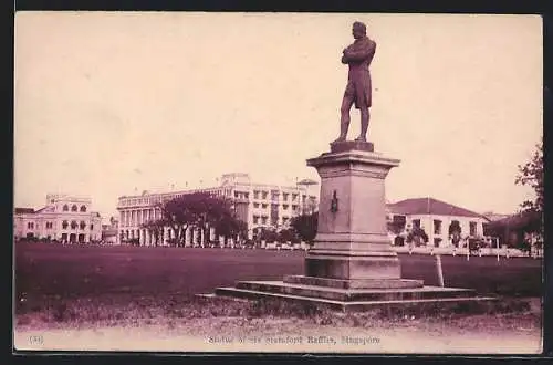 AK Singapore, Statue of Sir Stanford Raffles