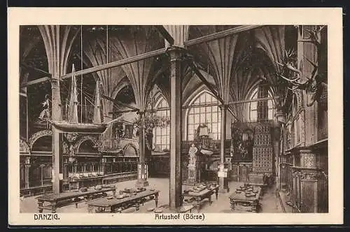AK Danzig, Artushof, Jagdtrophäen