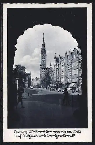 AK Danzig, Blick aus dem grünen Tor auf Rathaus und Langer Markt