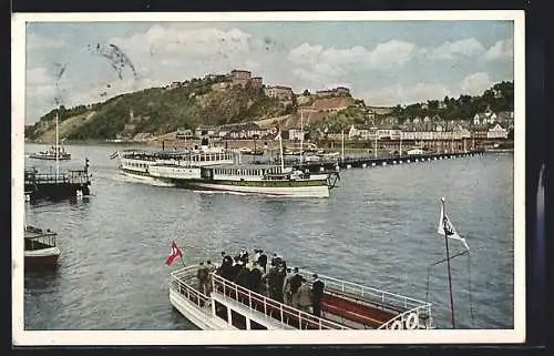 AK Koblenz, Blick zur Festung Ehrenbreitstein, Rheinpartie mit Dampfer