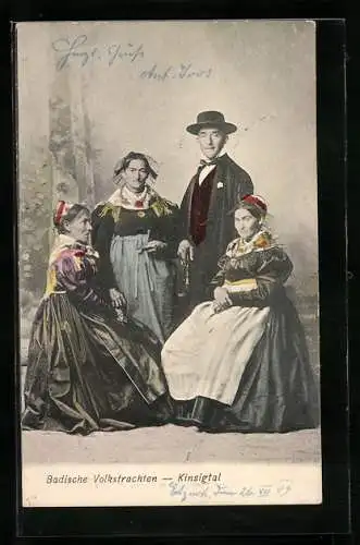 AK Kinsigtal, Familie in Badischen Volkstrachten, Schwarzwälder Tracht