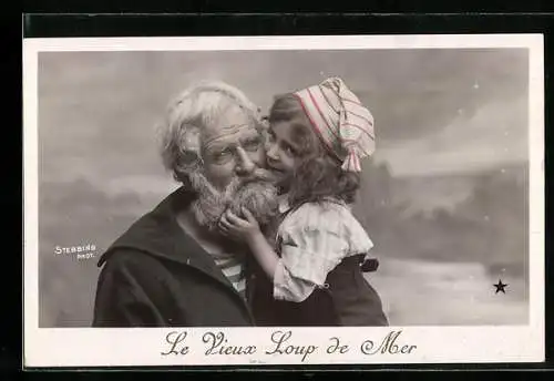 Foto-AK Stebbing, Enkel gibt seinem Grossvater einen Kuss auf die Wange
