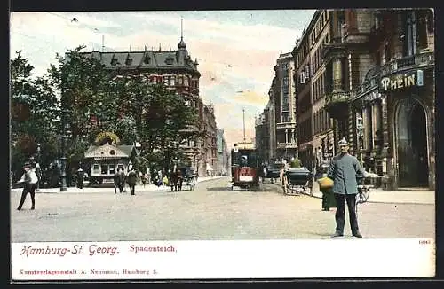 AK Hamburg-St.Georg, Spadenteich-Strasse mit Strassenbahn und Polizist