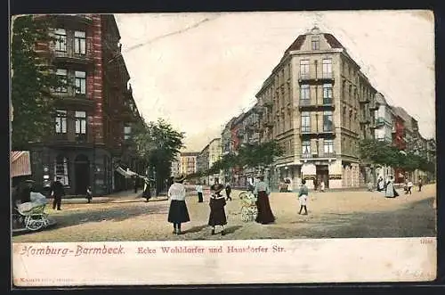 AK Hamburg-Barmbeck, Wohldorfer Ecke Hansdorfer Strasse mit Passanten