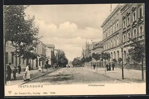 AK Insterburg, Passanten in der Wilhelmstrasse