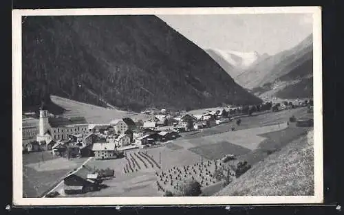 AK Neustift im Stubai /Tirol, Ortsansicht von einem Berg aus