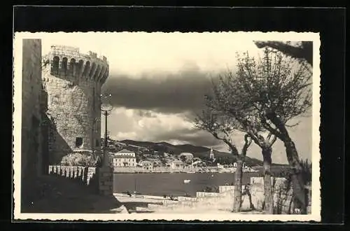 AK Korcula /Dalmacija, Ortsansicht mit Wehrturm