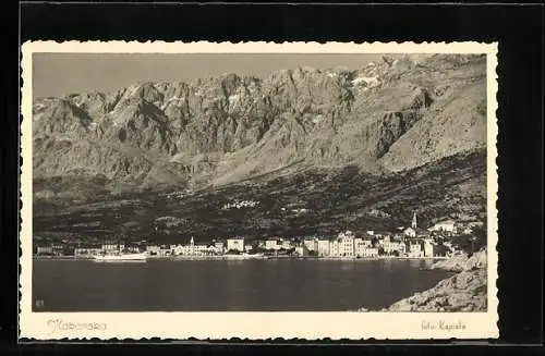 AK Makarska, Blick vom Meer auf den Ort