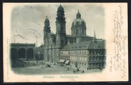 AK München, Theatinerkirche mit Strassenpartie und Fussgängern