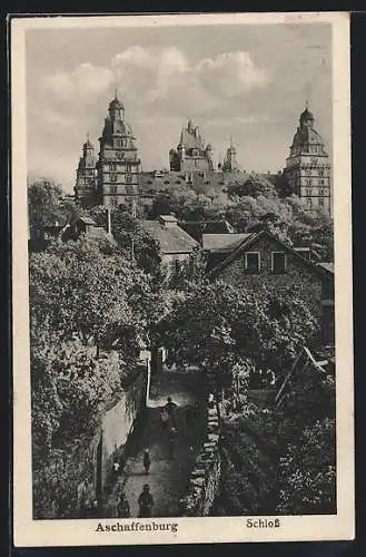 AK Aschaffenburg, Strassenpartie mit Schloss