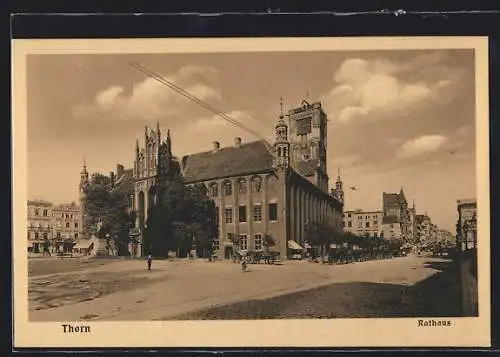 AK Thorn / Torun, Strassenansicht mit Rathaus