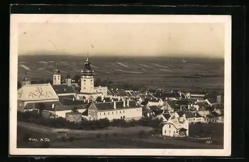 AK Retz /N. Ö., Ortsansicht mit Turmgebäude